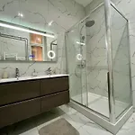 Johngold * Debrecen