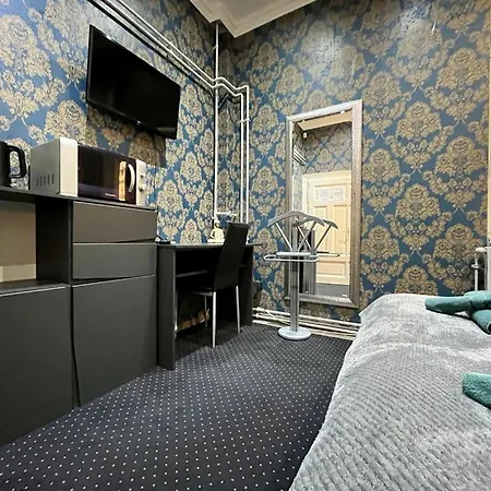 Johngold * Debrecen