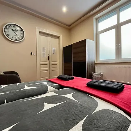 Johngold * Debrecen